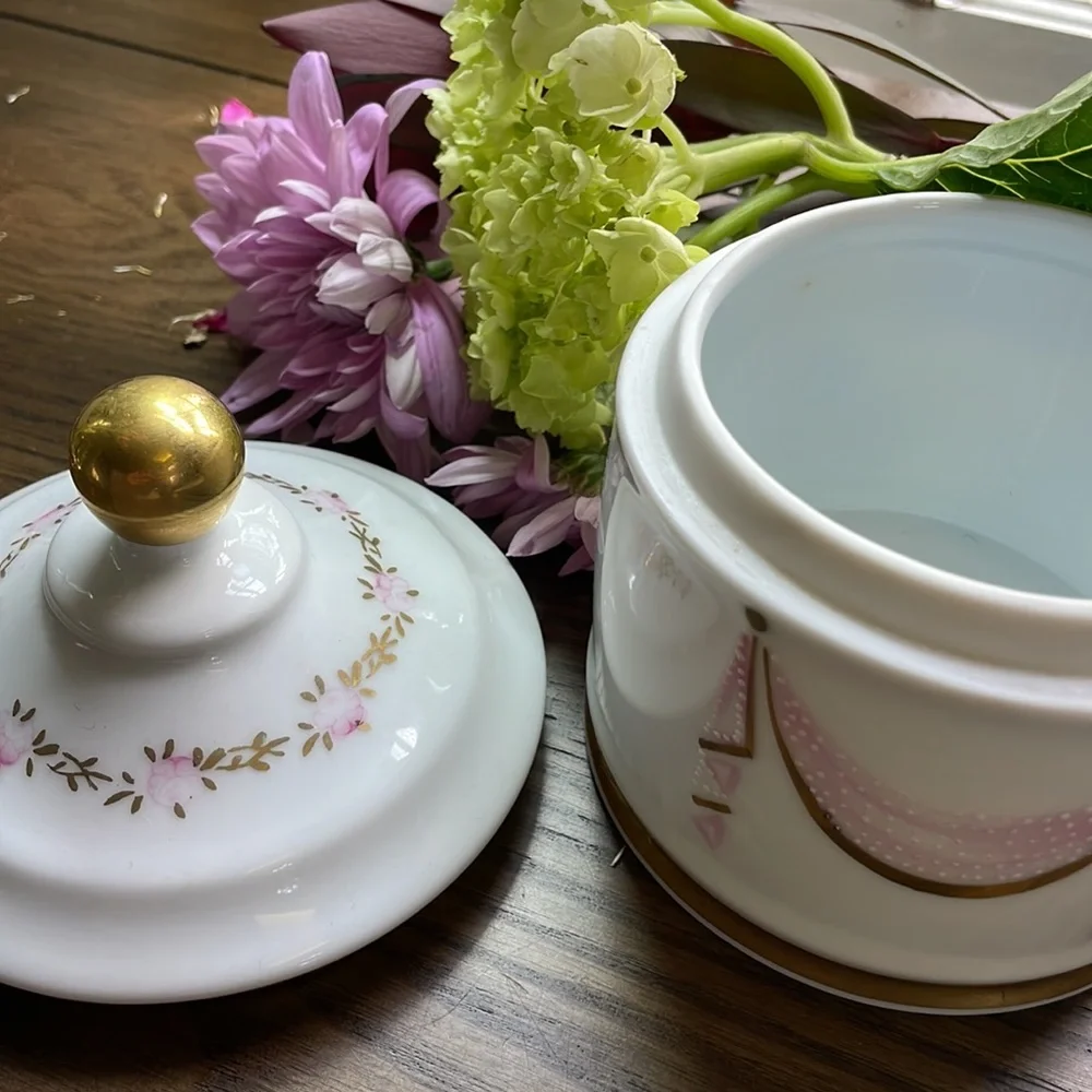 Pretty Vanity Jar/Container - Vintage Hand Painted